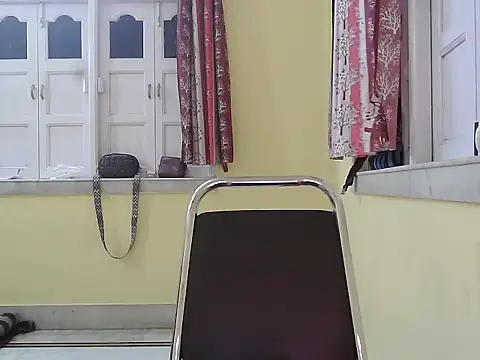 Snapshot of Model-Tanya chatting on 11-21-25, 03:44 Model-Tanya online show from 11-21-25, 03:44