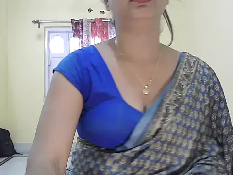 Snapshot of Model-Tanya chatting on 12-16-25, 10:09 Model-Tanya online show from 12-16-25, 10:09