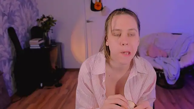 Snapshot of Malinax chatting on 04-27-26, 01:09 Malinax online show from 04-27-26, 01:09