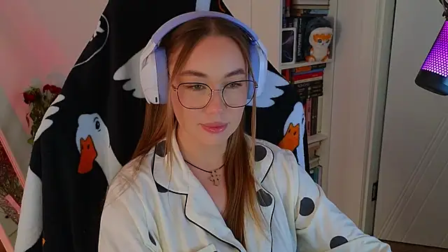 Emili1- online show from 03-15-25, 12:24