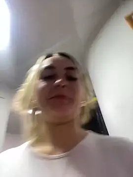 Snapshot of emma_oxford chatting on 12-21-24, 06:41 emma oxford online show from 12-21-24, 06:41