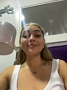 Snapshot of emma_oxford chatting on 01-22-25, 12:59 emma oxford online show from 01-22-25, 12:59