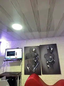 Snapshot of emma_oxford chatting on 03-05-25, 08:53 emma oxford online show from 03-05-25, 08:53