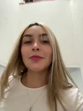 Snapshot of emma_oxford chatting on 03-11-25, 08:42 emma oxford online show from 03-11-25, 08:42