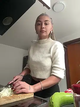 Snapshot of emma_oxford chatting on 02-03-26, 05:18 emma oxford online show from 02-03-26, 05:18