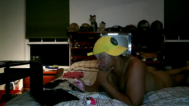 Snapshot of pimpdaddy4ever chatting on 06-08-26, 05:52 pimpdaddy4ever online show from 06-08-26, 05:52