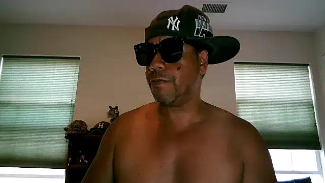 Snapshot of pimpdaddy4ever chatting on 06-17-26, 06:09 pimpdaddy4ever online show from 06-17-26, 06:09