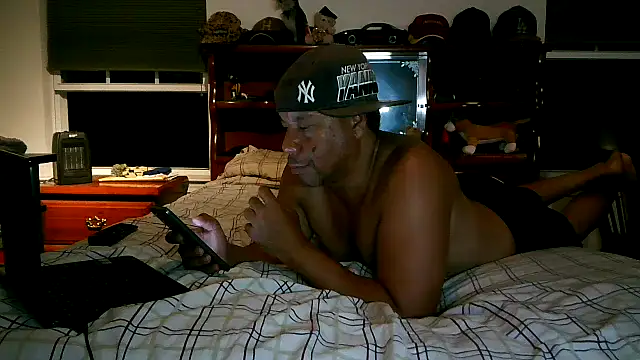 Snapshot of pimpdaddy4ever chatting on 06-19-26, 02:05 pimpdaddy4ever online show from 06-19-26, 02:05