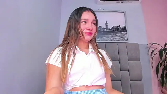 selene tylor  online show from 11-16-25, 04:07