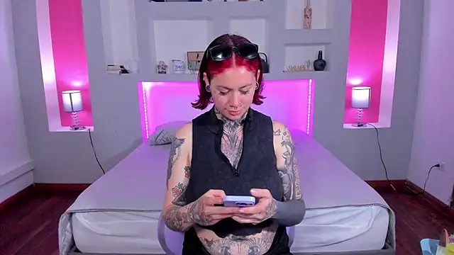 ViolettaBaker  online show from 01-14-25, 10:55