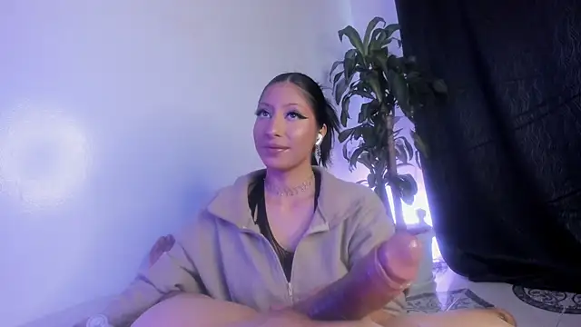 Snapshot of IssaandNeron_sex chatting on 11-27-25, 01:57 IssaandNeron sex online show from 11-27-25, 01:57