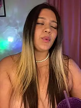 Snapshot of Ari_Martin chatting on 01-24-25, 05:53 Ari Martin online show from 01-24-25, 05:53