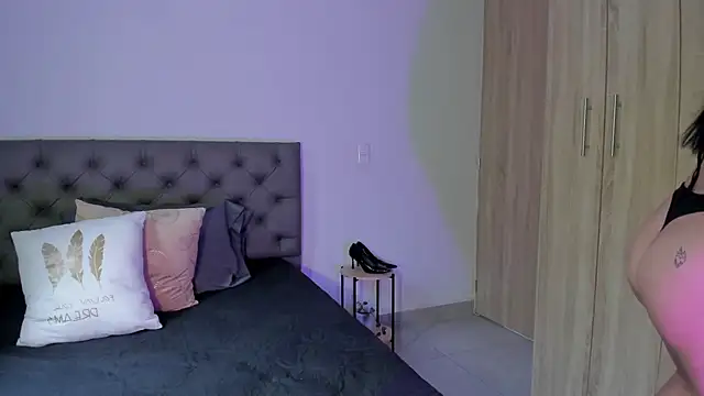 Snapshot of Deborah_Colins chatting on 11-07-25, 07:25 Deborah Colins online show from 11-07-25, 07:25