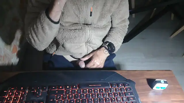 Snapshot of Adri_gard chatting on 05-01-26, 08:57 Adri gard online show from 05-01-26, 08:57