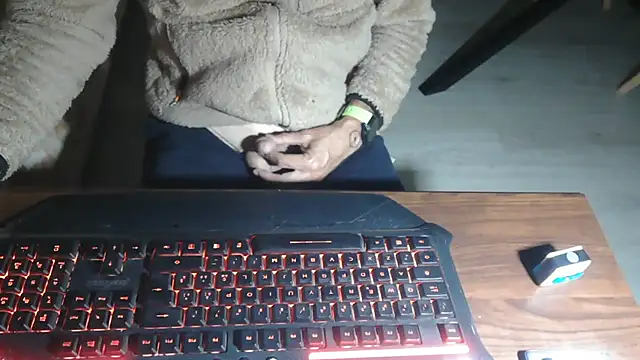 Snapshot of Adri_gard chatting on 05-05-26, 08:39 Adri gard online show from 05-05-26, 08:39