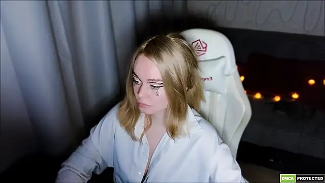 Snapshot of Bad_Girl009 chatting on 10-28-25, 01:09 Bad Girl009 online show from 10-28-25, 01:09