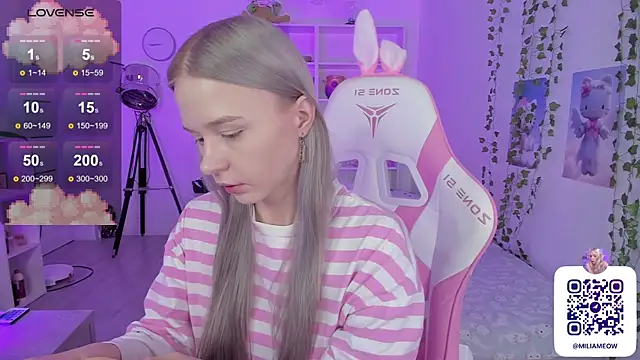 Snapshot of Milia_Parker chatting on 12-22-24, 01:23 Milia Parker online show from 12-22-24, 01:23