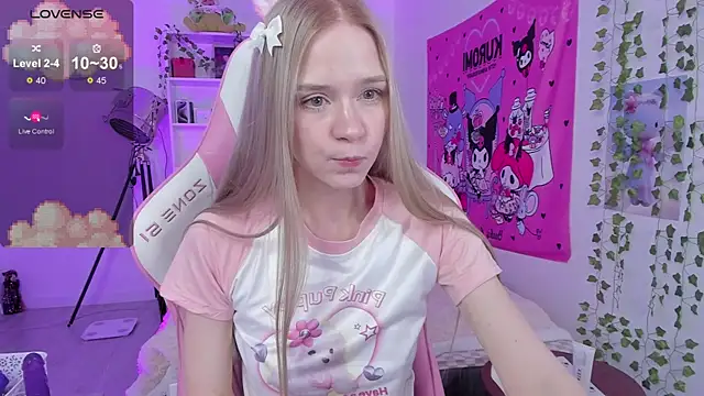 Snapshot of Milia_Parker chatting on 02-18-25, 04:58 Milia Parker online show from 02-18-25, 04:58