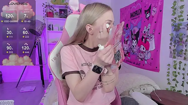 Snapshot of Milia_Parker chatting on 02-21-25, 06:59 Milia Parker online show from 02-21-25, 06:59