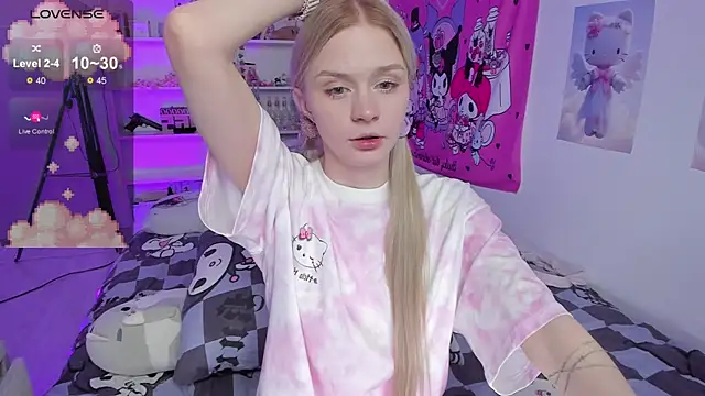 Snapshot of Milia_Parker chatting on 03-06-25, 03:13 Milia Parker online show from 03-06-25, 03:13