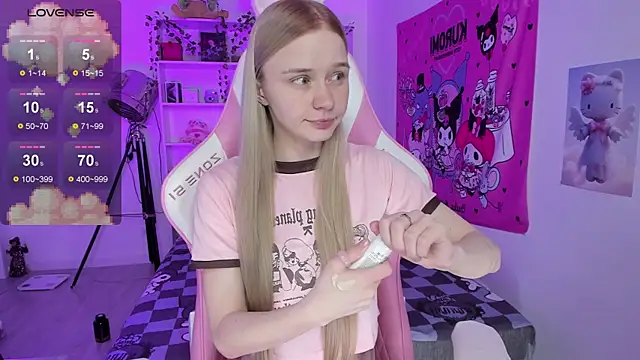 Snapshot of Milia_Parker chatting on 03-19-25, 10:20 Milia Parker online show from 03-19-25, 10:20