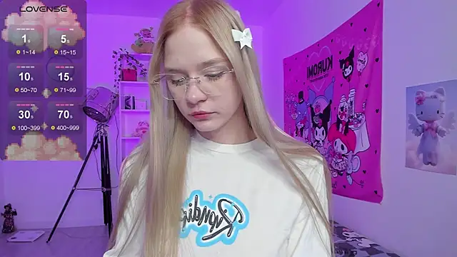 Snapshot of Milia_Parker chatting on 03-23-25, 08:37 Milia Parker online show from 03-23-25, 08:37