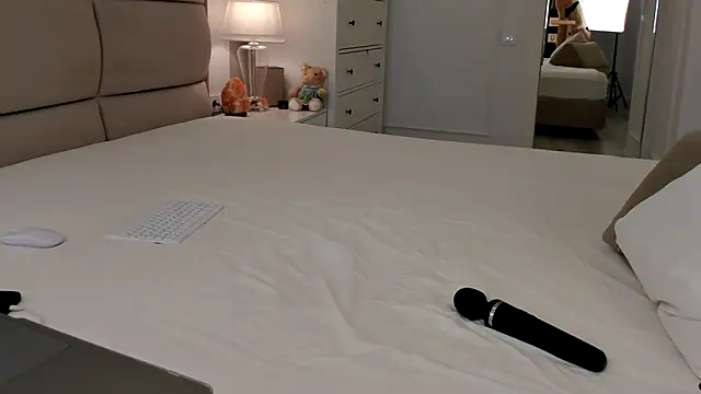 Snapshot of Jacky_Lucky chatting on 02-23-25, 09:16 Jacky Lucky online show from 02-23-25, 09:16