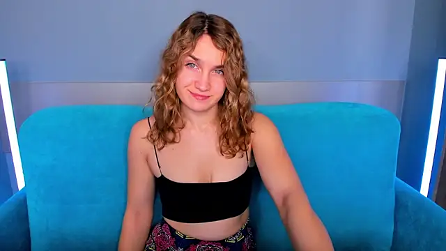 Snapshot of Milka_Blond chatting on 02-01-25, 04:24 Milka Blond online show from 02-01-25, 04:24