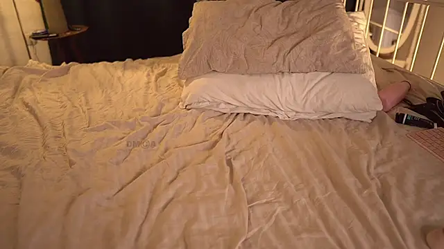 Snapshot of ifuckingtoy_ chatting on 03-13-25, 04:45 ifuckingtoy online show from 03-13-25, 04:45