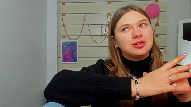 Josephine Kiss online show from 02-13-25, 09:06