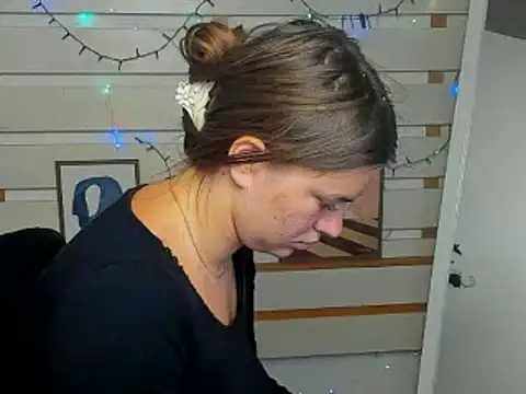 Josephine Kiss online show from 06-19-26, 01:04