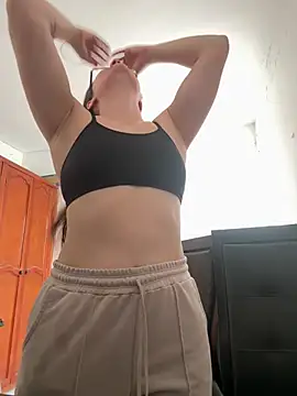 Snapshot of livgomez chatting on 02-23-25, 06:45 livgomez online show from 02-23-25, 06:45