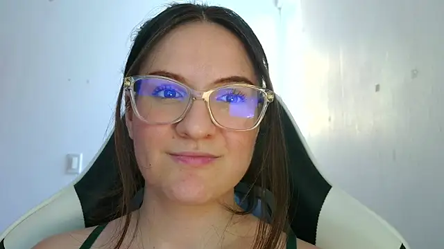 Snapshot of livgomez chatting on 11-13-25, 03:55 livgomez online show from 11-13-25, 03:55