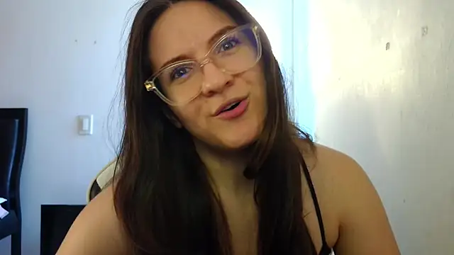 Snapshot of livgomez chatting on 11-14-25, 02:27 livgomez online show from 11-14-25, 02:27