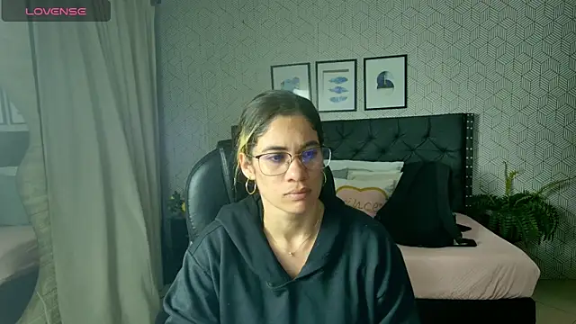 Snapshot of sussy__stone chatting on 01-07-25, 12:20 sussy stone online show from 01-07-25, 12:20