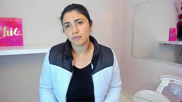 Snapshot of Danna_777_ chatting on 12-29-24, 03:11 Danna 777 online show from 12-29-24, 03:11