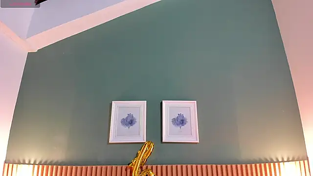 Snapshot of _anavictoria_ chatting on 02-24-25, 06:36 anavictoria online show from 02-24-25, 06:36