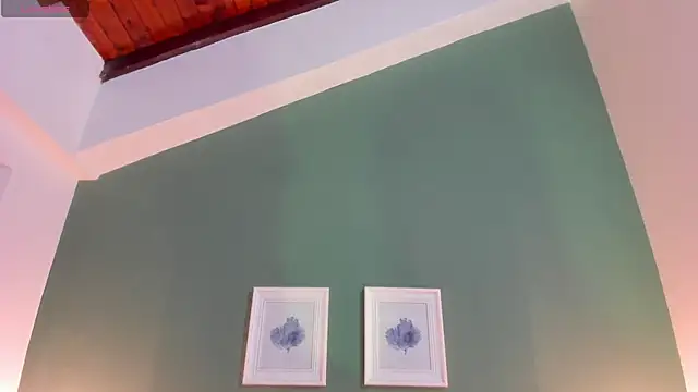 Snapshot of _anavictoria_ chatting on 10-15-25, 12:05 anavictoria online show from 10-15-25, 12:05