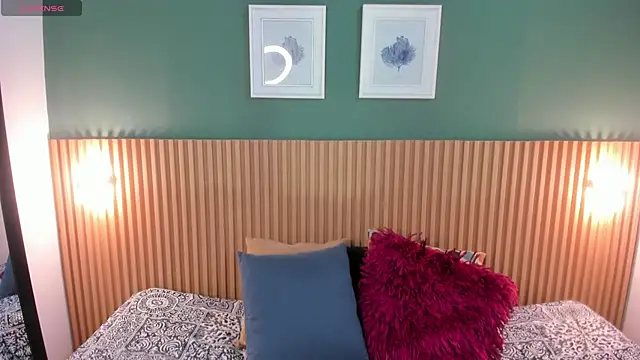 Snapshot of _anavictoria_ chatting on 10-17-25, 06:32 anavictoria online show from 10-17-25, 06:32