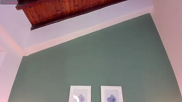 Snapshot of _anavictoria_ chatting on 10-18-25, 01:12 anavictoria online show from 10-18-25, 01:12