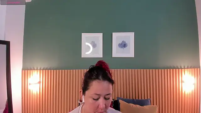 Snapshot of _anavictoria_ chatting on 10-22-25, 06:07 anavictoria online show from 10-22-25, 06:07