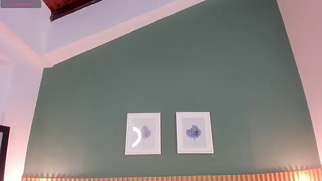 Snapshot of _anavictoria_ chatting on 10-28-25, 06:32 anavictoria online show from 10-28-25, 06:32