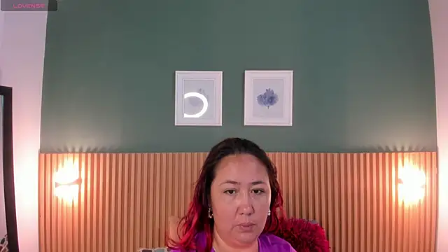 Snapshot of _anavictoria_ chatting on 10-31-25, 01:12 anavictoria online show from 10-31-25, 01:12