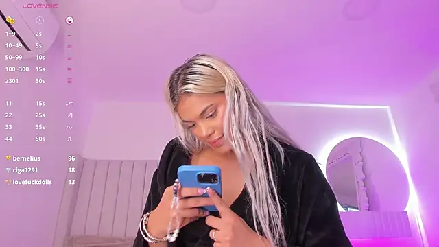 Shelynna azzul online show from 02-08-25, 11:45