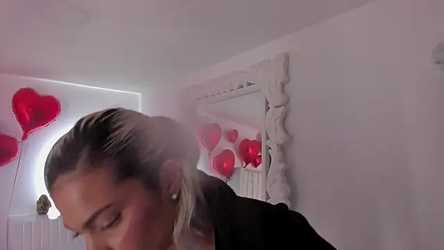 Shelynna azzul online show from 02-15-25, 03:31