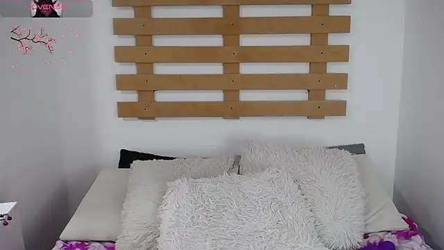 Tifanny Sweett online show from 01-27-25, 09:44