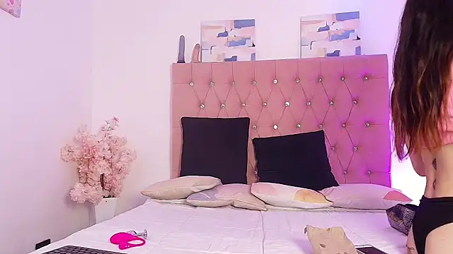 Tifanny Sweett online show from 09-24-25, 01:58