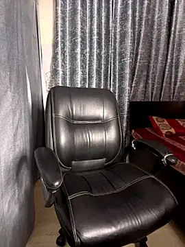 Snapshot of Ritu-Babe chatting on 10-12-25, 07:57 Ritu-Babe online show from 10-12-25, 07:57