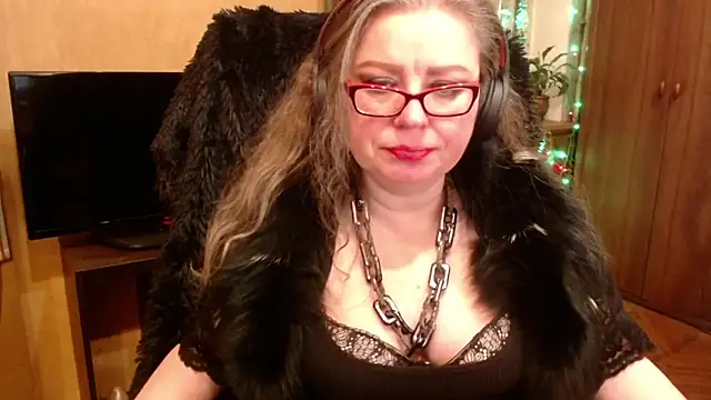 Snapshot of Miss_Tress chatting on 02-14-25, 06:19 Miss Tress online show from 02-14-25, 06:19