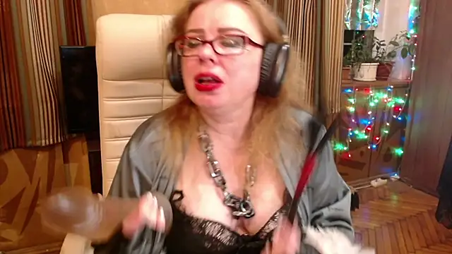 Miss Tress online show from 07-27-26, 09:00